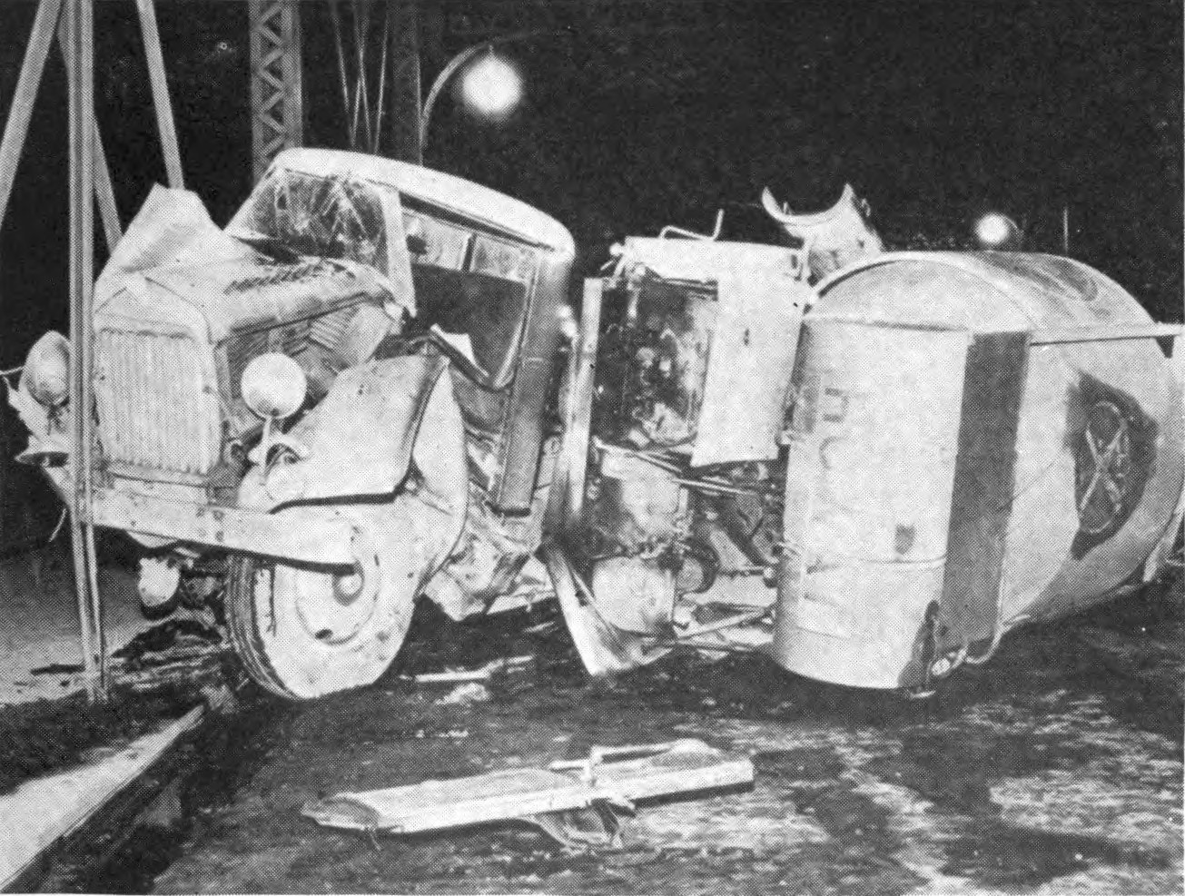 POL-COE: Luedinghausen, Kapitalweg/ Schwarzer VW Golf beschädigt