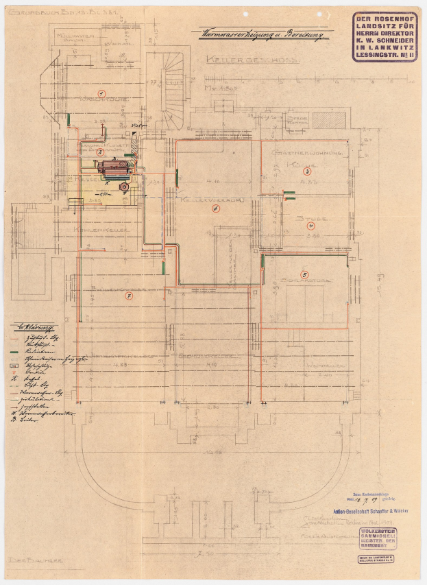 Schwarzes und weißes Architekturzeichnung des Rosenhof-Krankenhauses in Hamburg, Deutschland, zeigt detaillierte Planung mit zahlreichen Drähten, Zimmern, Fluren und Textanmerkungen auf altem Papier.