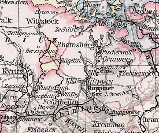 Detailierte alte Karte von Rheinsberg, Deutschland, zeigt Straßen, Gebäude und Sehenswürdigkeiten mit Text, der den Standort der Stadt angibt.