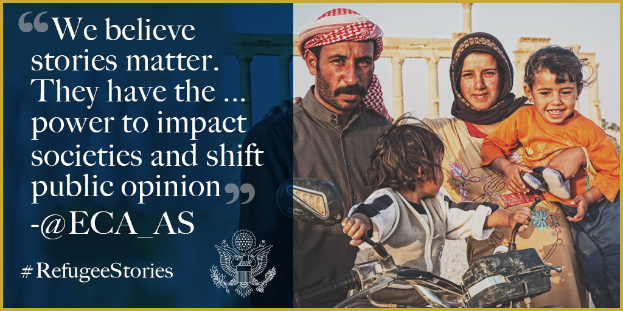 Ein Plakat mit einer strahlenden Familie zu vier auf der rechten Seite und Text auf der linken Seite, der "Wir glauben, dass Geschichten wichtig sind, sie haben die Kraft, Gesellschaften zu beeinflussen und die öffentliche Meinung zu verschieben @ECA AS" lautet, mit einem Logo.