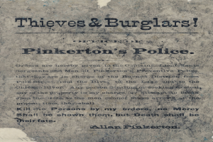 Ein Plakat mit fettem schwarzem Text "Diebe & Einbrecher Pinkerton's Police" in der Mitte auf einem weißen Hintergrund, umrahmt von einem dünnen schwarzen Rand.